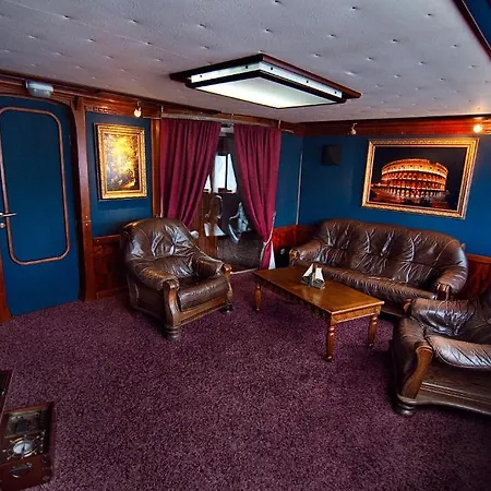 Bateau-hôtel Art-boatel St Andre *